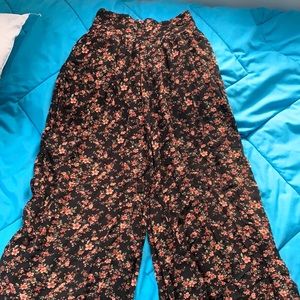 American Eagle super flowy floral print pants